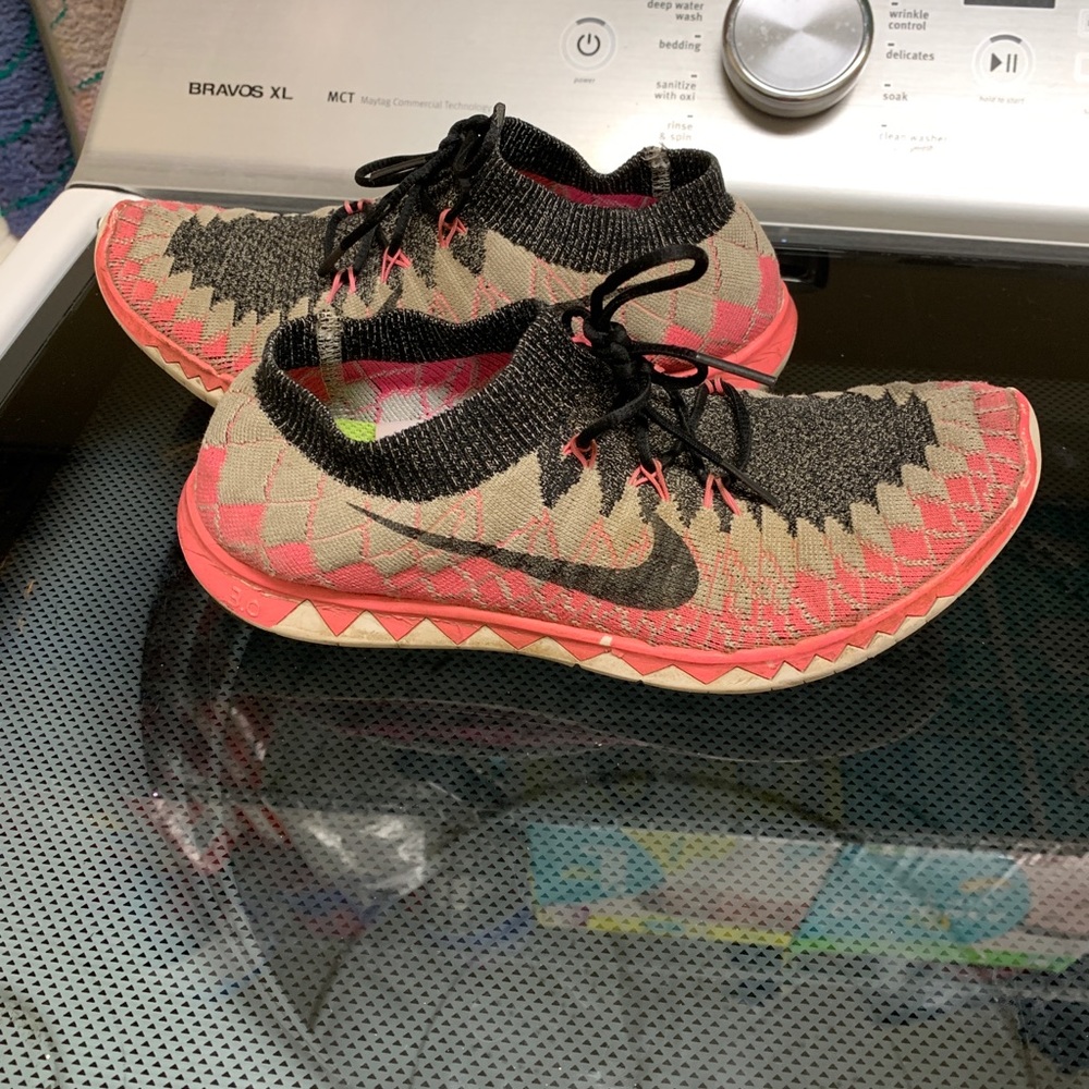 Nike tennis shoes